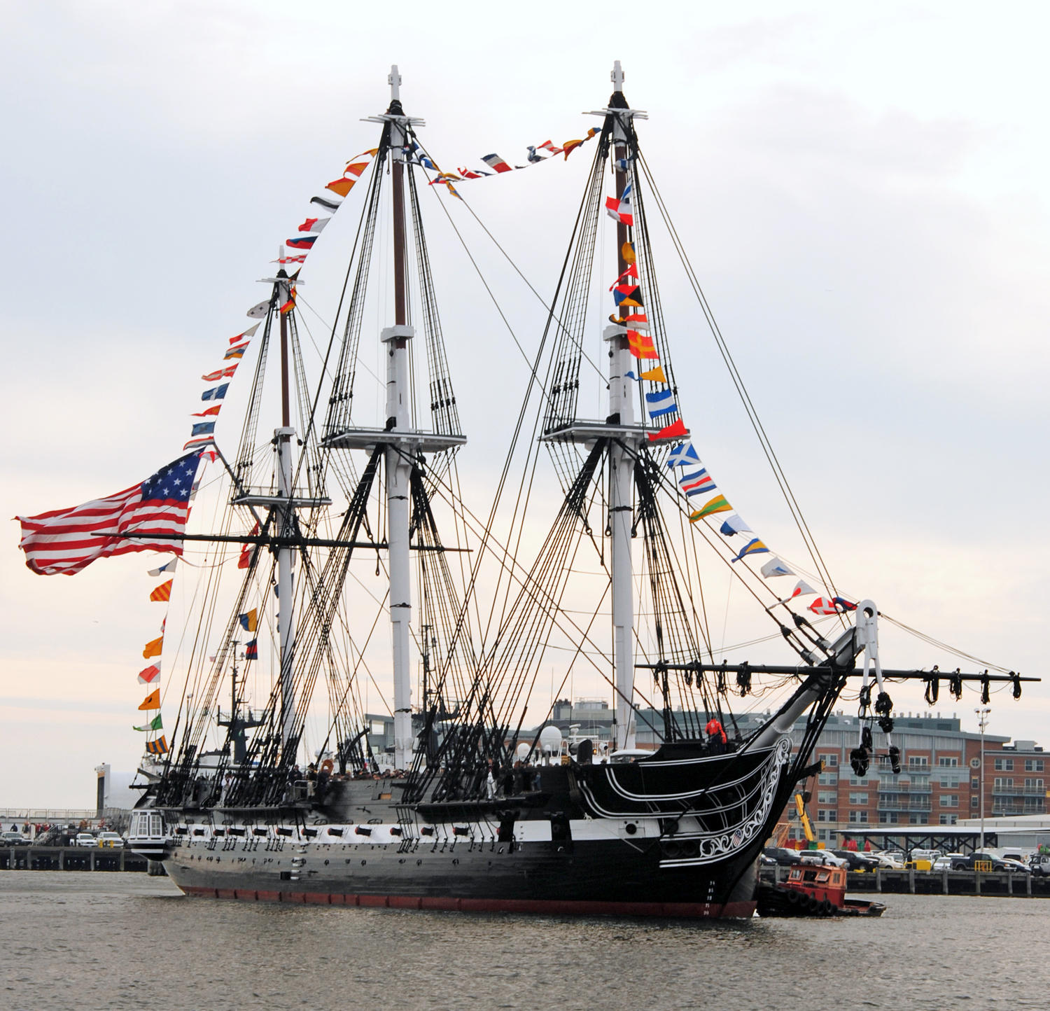 Корабль конститьюшн в бостоне. Uss constitution мачты. Фрегат конститьюшн. Военно парусное судно конституция. Американский парусник конститьюшн.