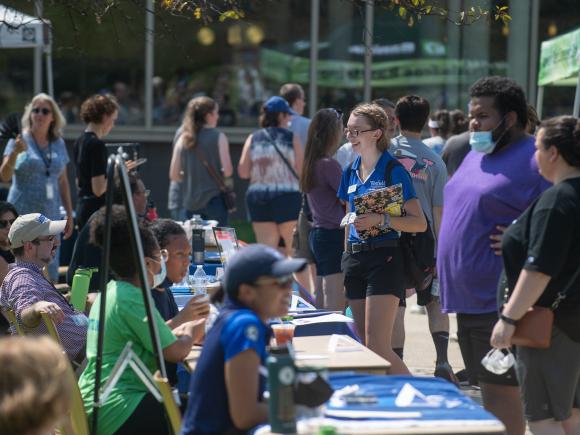 Students and Orientation Staff at Resource Fair