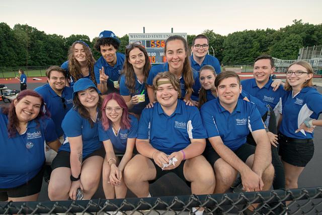 WSU Orientation Leaders gather for a big group photo