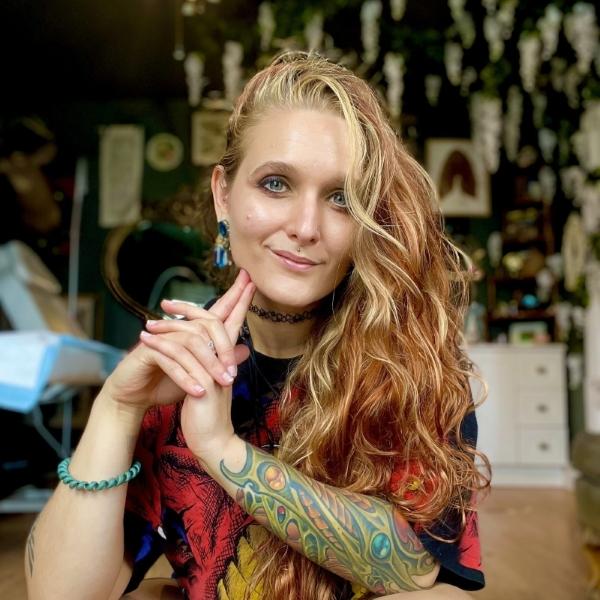 Westfield State Art alum Amanda smiling.