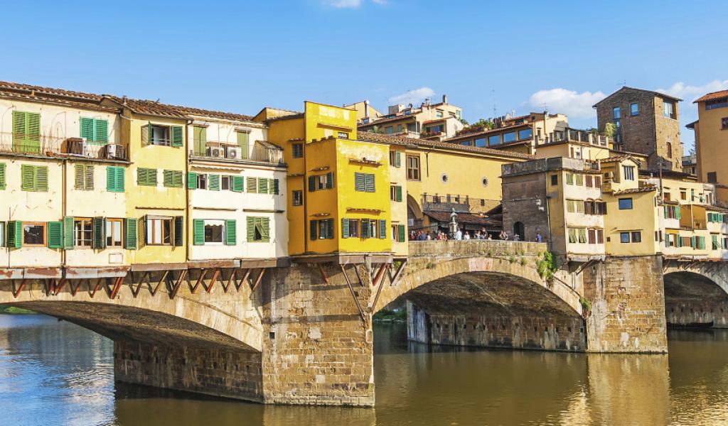 Image of the Ponte Vecchio bridge in Florence, Italy