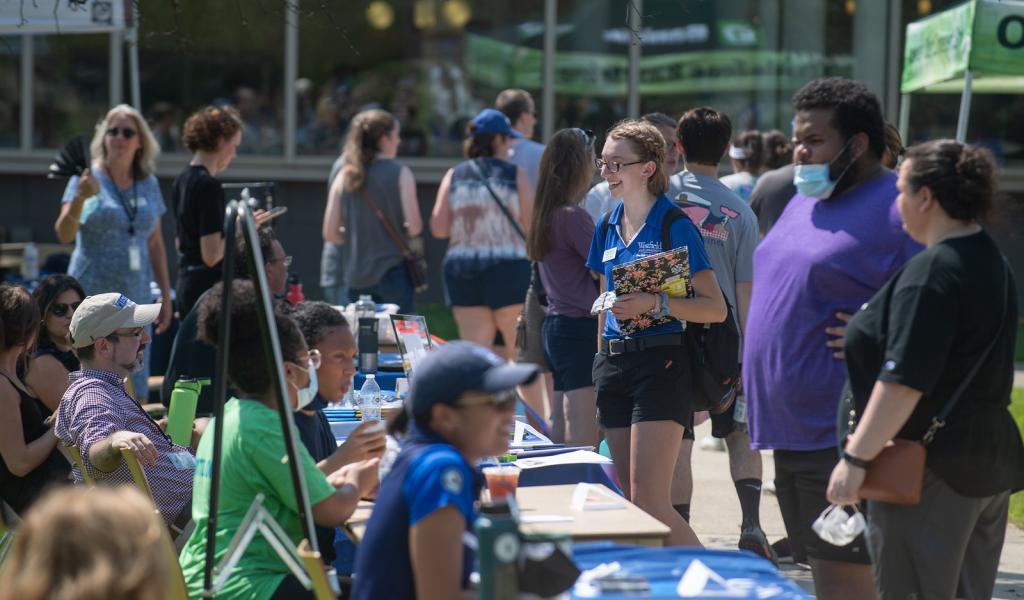 Students and Orientation Staff at Resource Fair